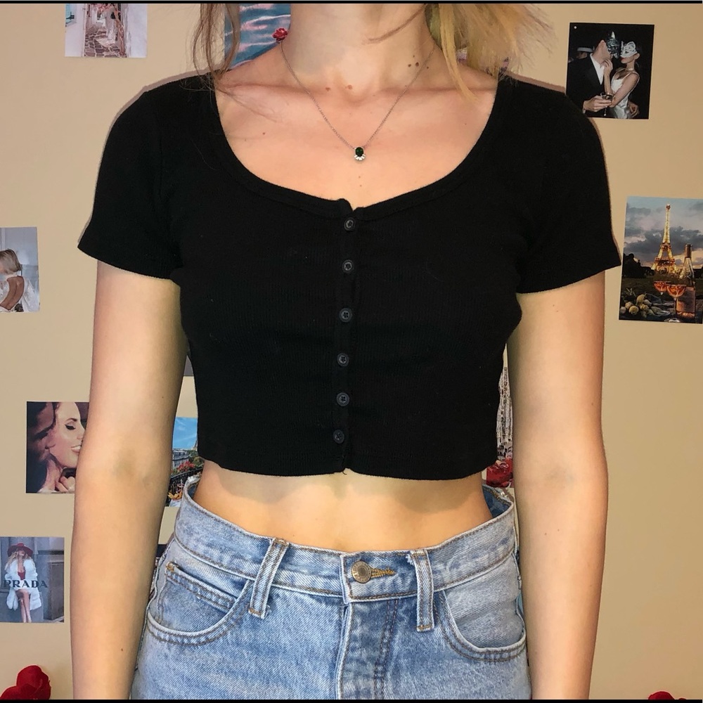 Black button-up crop top